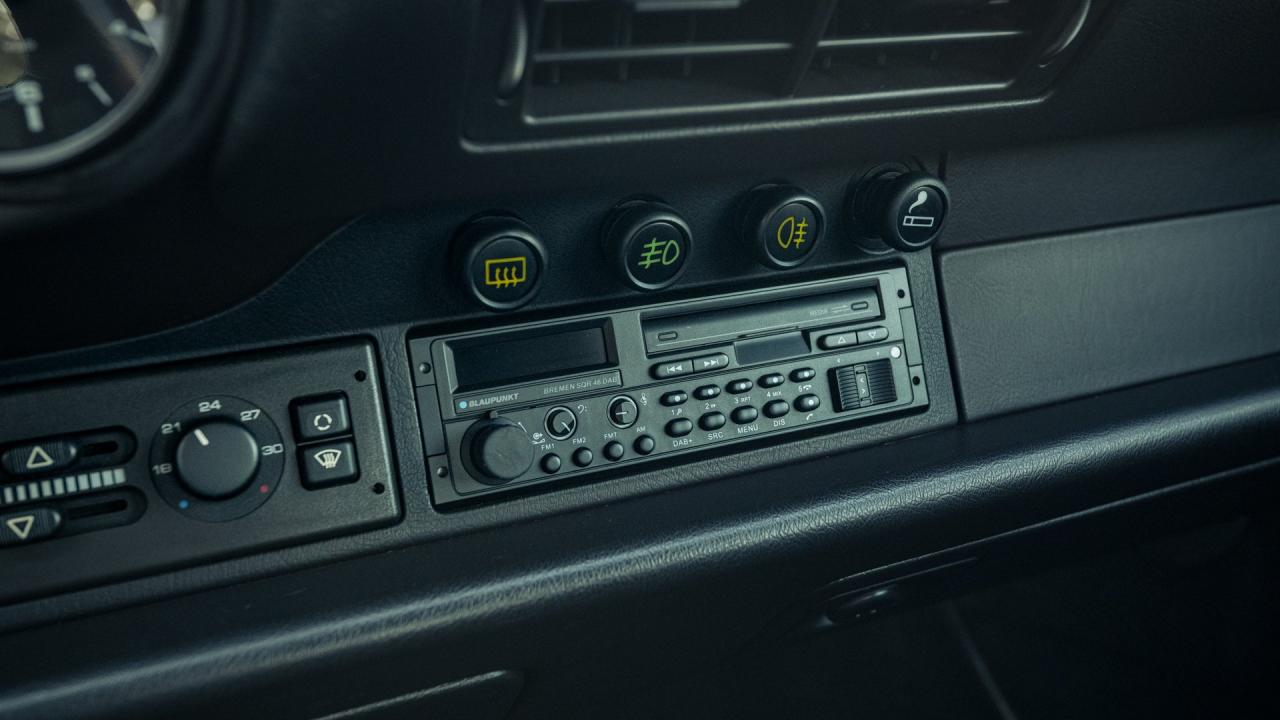 1993 Porsche 911 Carrera 2 Coupe