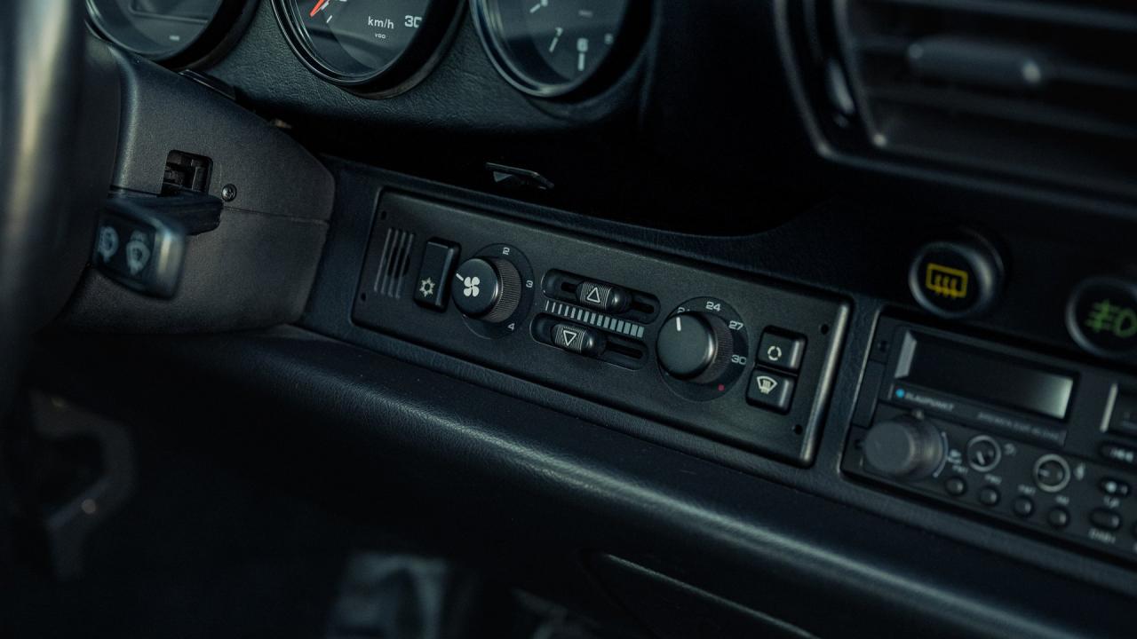 1993 Porsche 911 Carrera 2 Coupe
