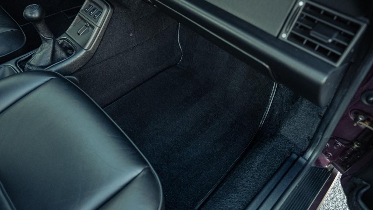 1993 Porsche 911 Carrera 2 Coupe