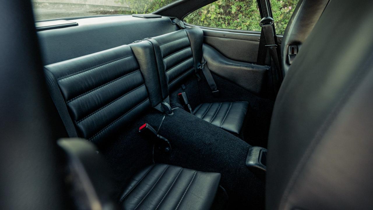 1993 Porsche 911 Carrera 2 Coupe