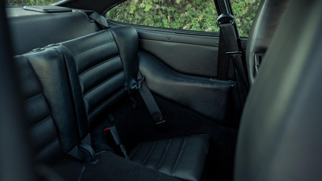 1993 Porsche 911 Carrera 2 Coupe