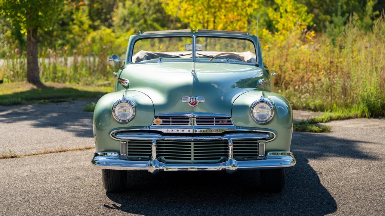 1942 Oldsmobile Custom Eight Cruiser Convertible Coupe