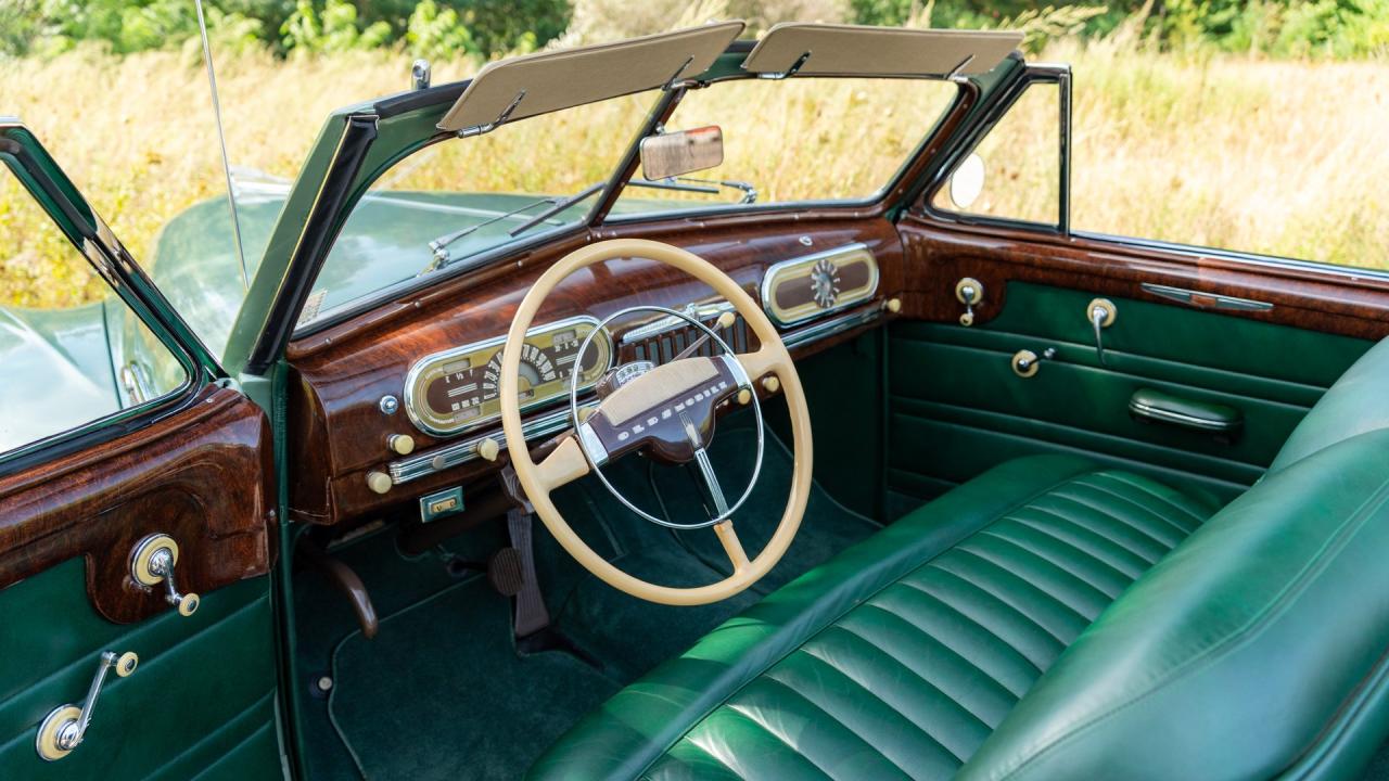 1942 Oldsmobile Custom Eight Cruiser Convertible Coupe