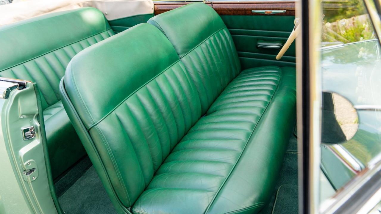 1942 Oldsmobile Custom Eight Cruiser Convertible Coupe