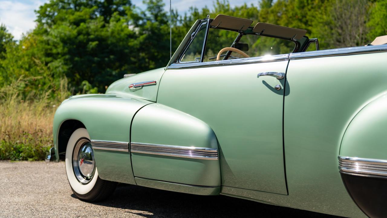 1942 Oldsmobile Custom Eight Cruiser Convertible Coupe