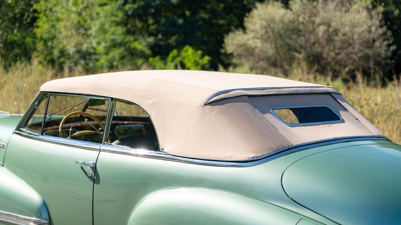 1942 Oldsmobile Custom Eight Cruiser Convertible Coupe