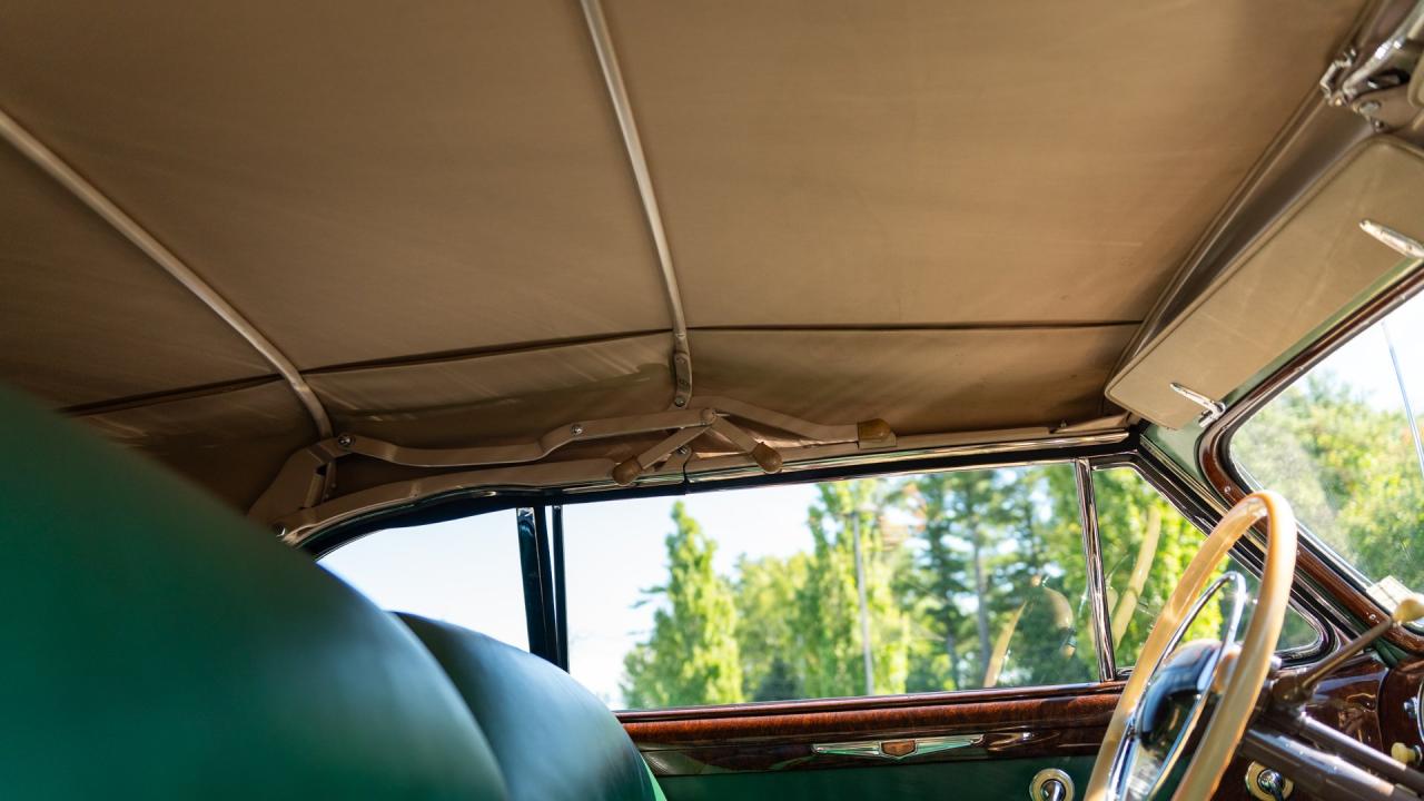 1942 Oldsmobile Custom Eight Cruiser Convertible Coupe