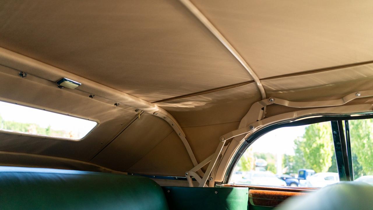 1942 Oldsmobile Custom Eight Cruiser Convertible Coupe