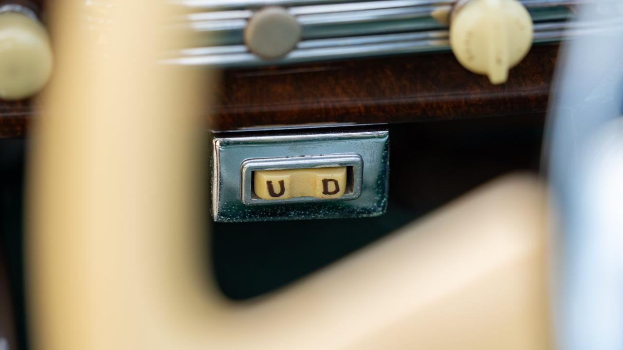 1942 Oldsmobile Custom Eight Cruiser Convertible Coupe