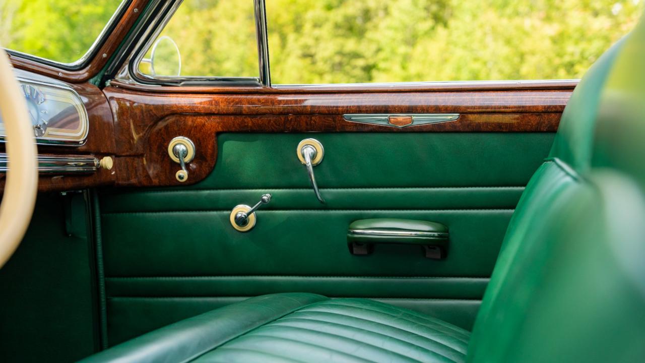 1942 Oldsmobile Custom Eight Cruiser Convertible Coupe