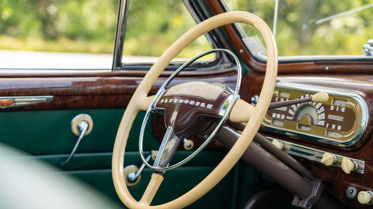 1942 Oldsmobile Custom Eight Cruiser Convertible Coupe