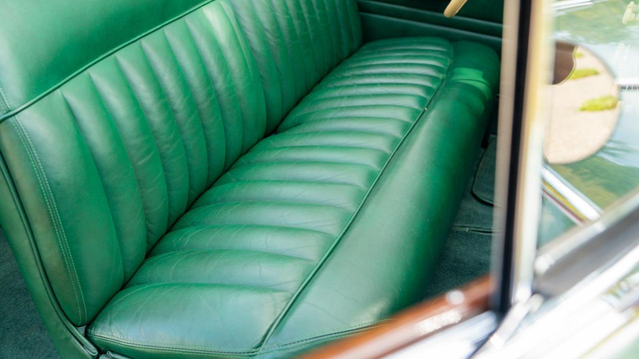 1942 Oldsmobile Custom Eight Cruiser Convertible Coupe