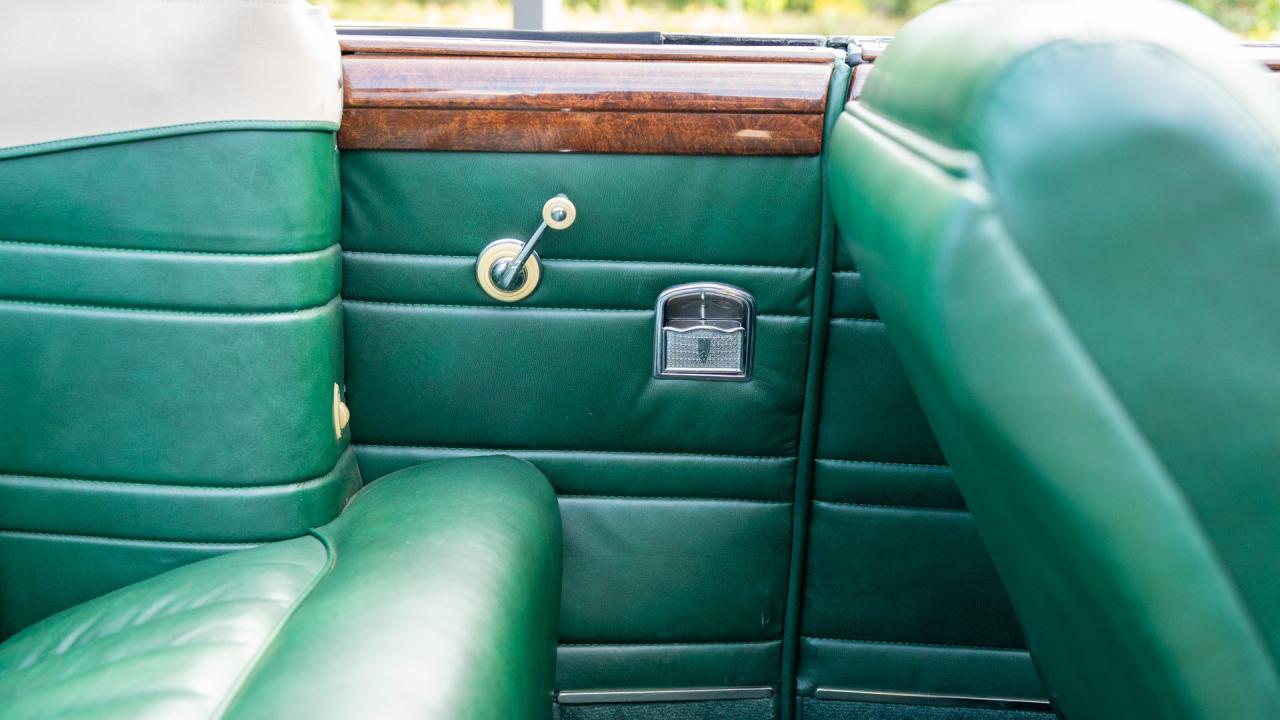 1942 Oldsmobile Custom Eight Cruiser Convertible Coupe
