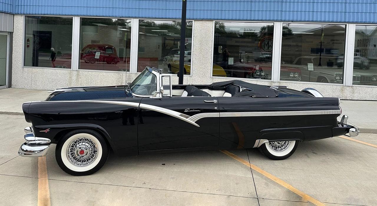1956 Ford SUNLINER