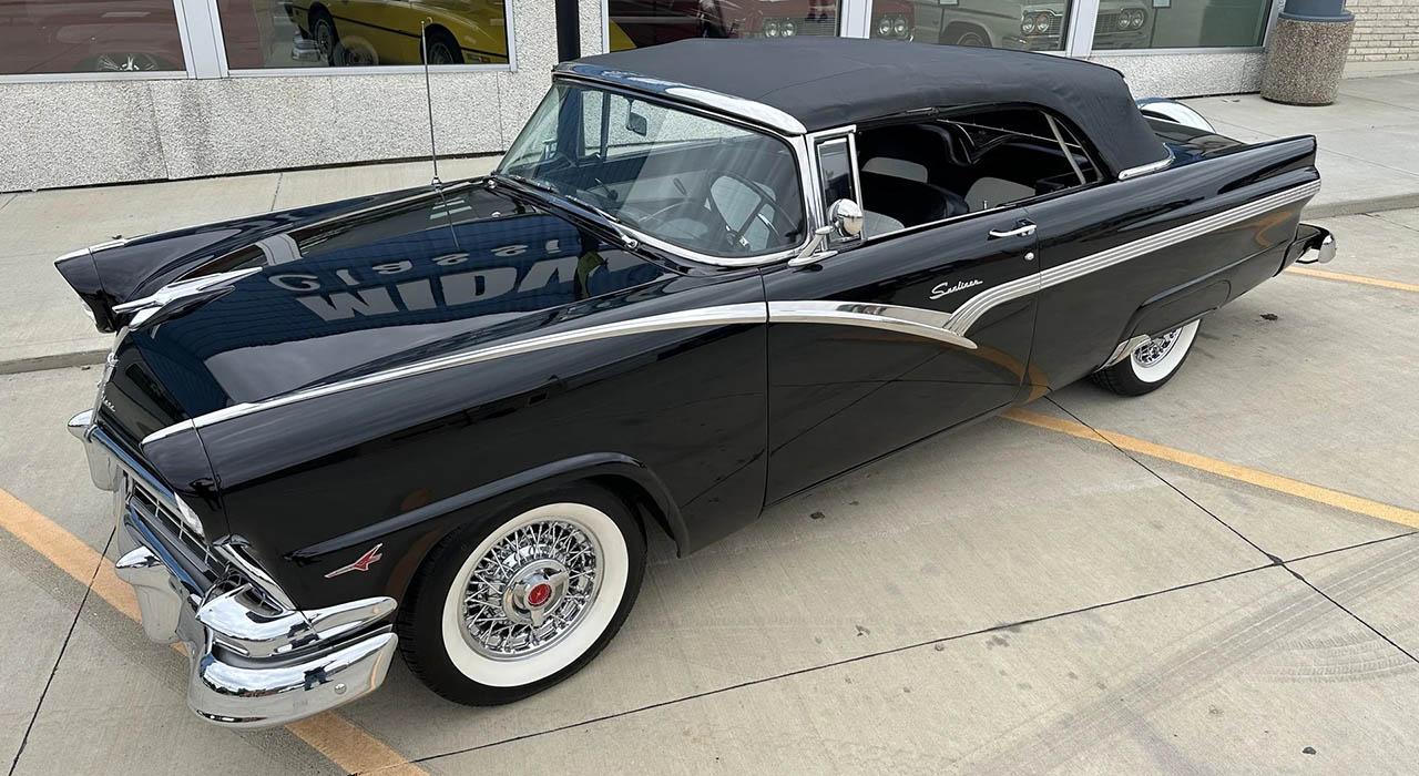 1956 Ford SUNLINER