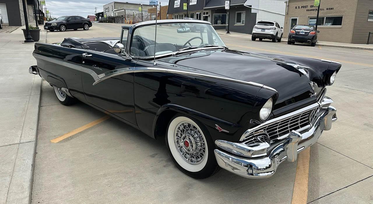 1956 Ford SUNLINER