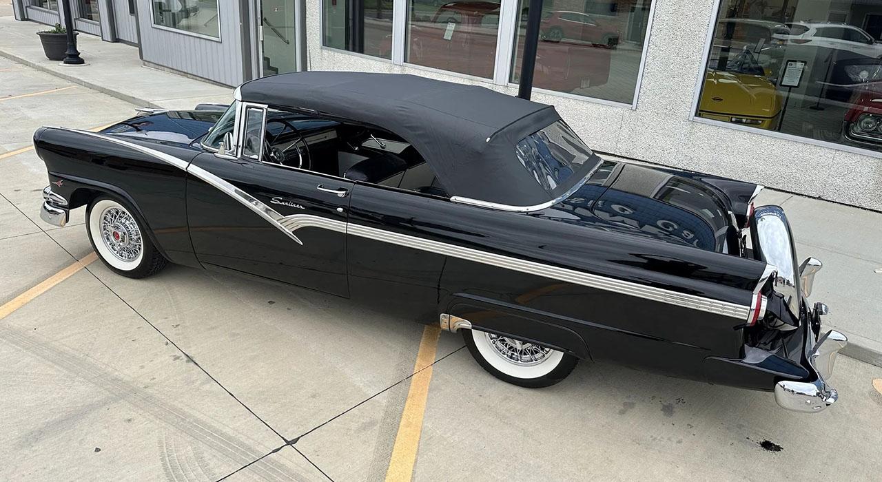 1956 Ford SUNLINER