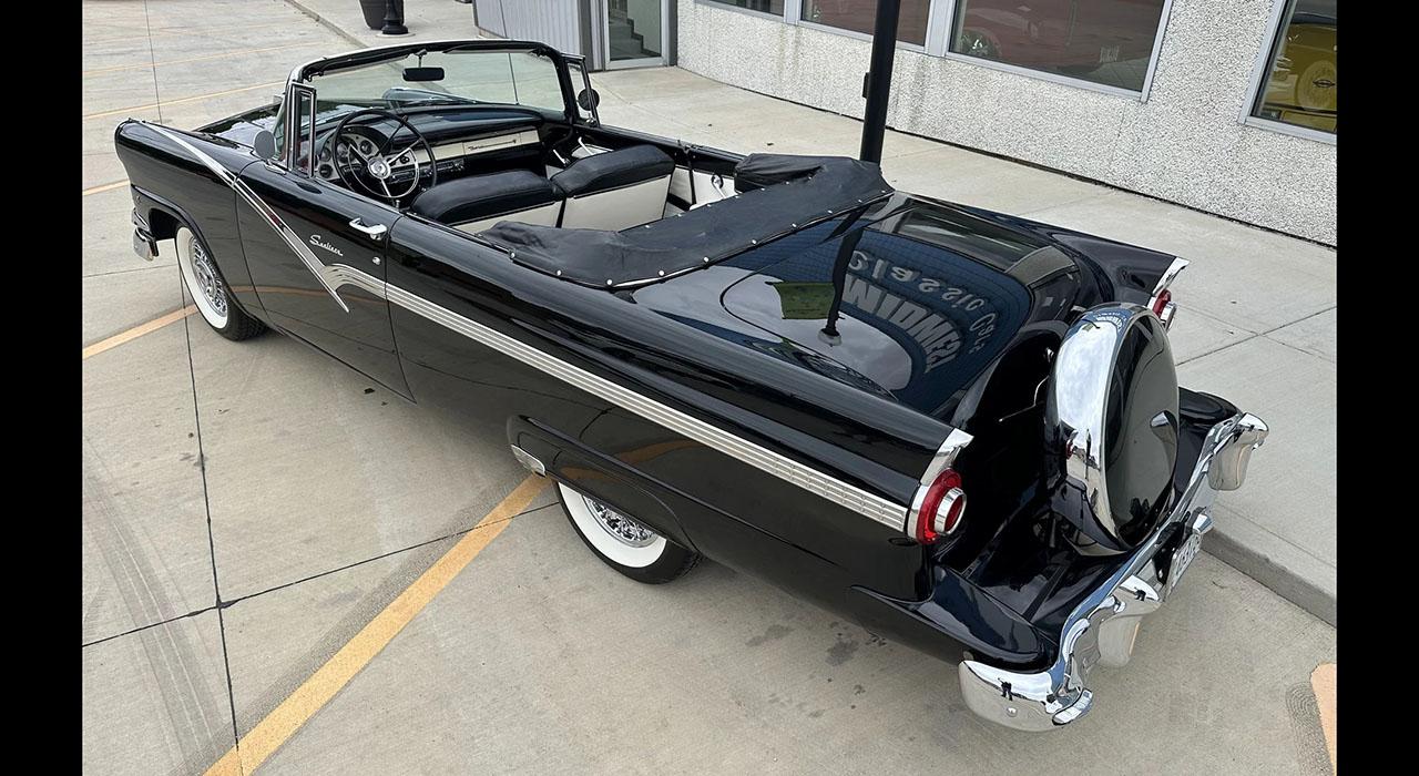 1956 Ford SUNLINER