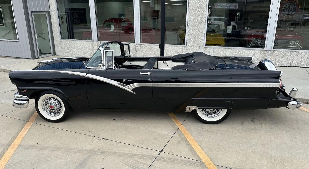 1956 Ford SUNLINER