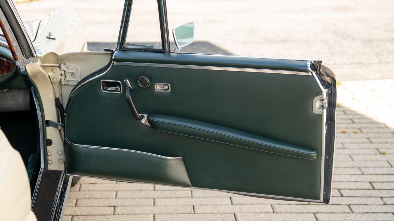 1969 Mercedes - Benz 280 SE Cabriolet