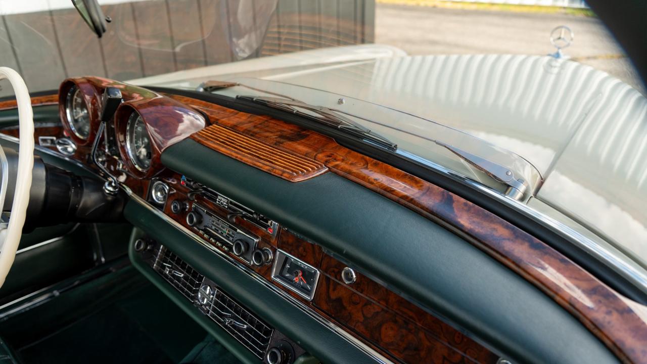 1969 Mercedes - Benz 280 SE Cabriolet