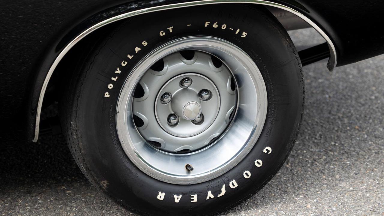 1970 Dodge Challenger R/T Hardtop 426 Hemi