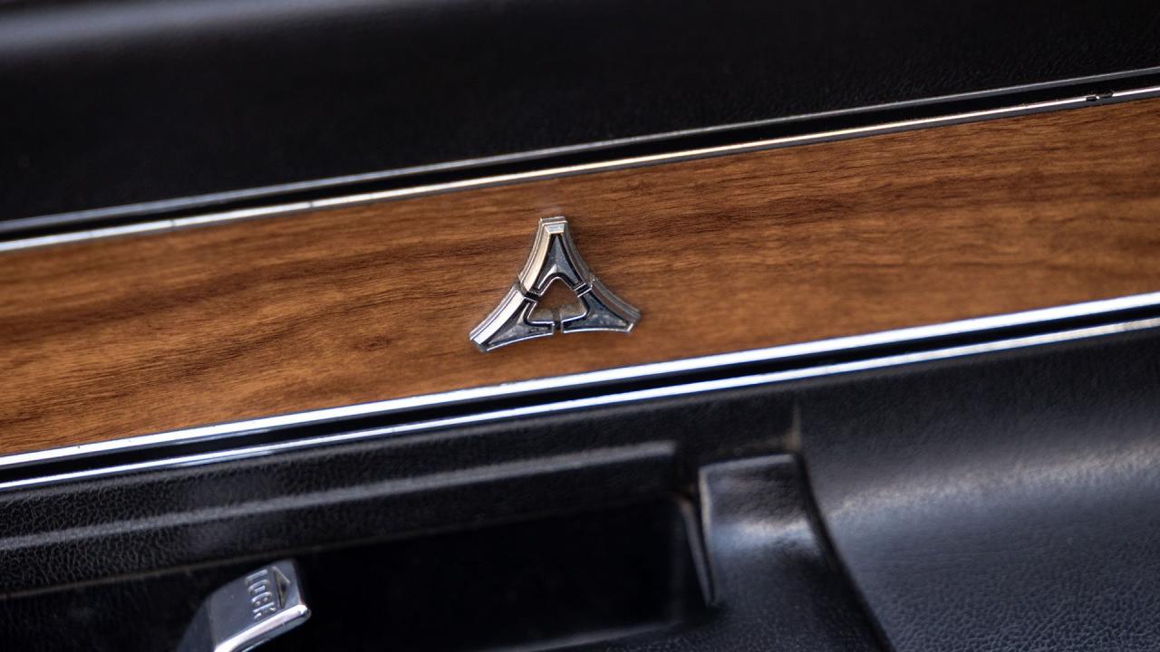 1970 Dodge Challenger R/T Hardtop 426 Hemi