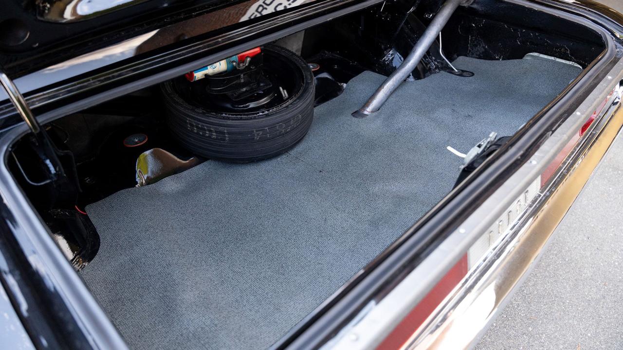1970 Dodge Challenger R/T Hardtop 426 Hemi