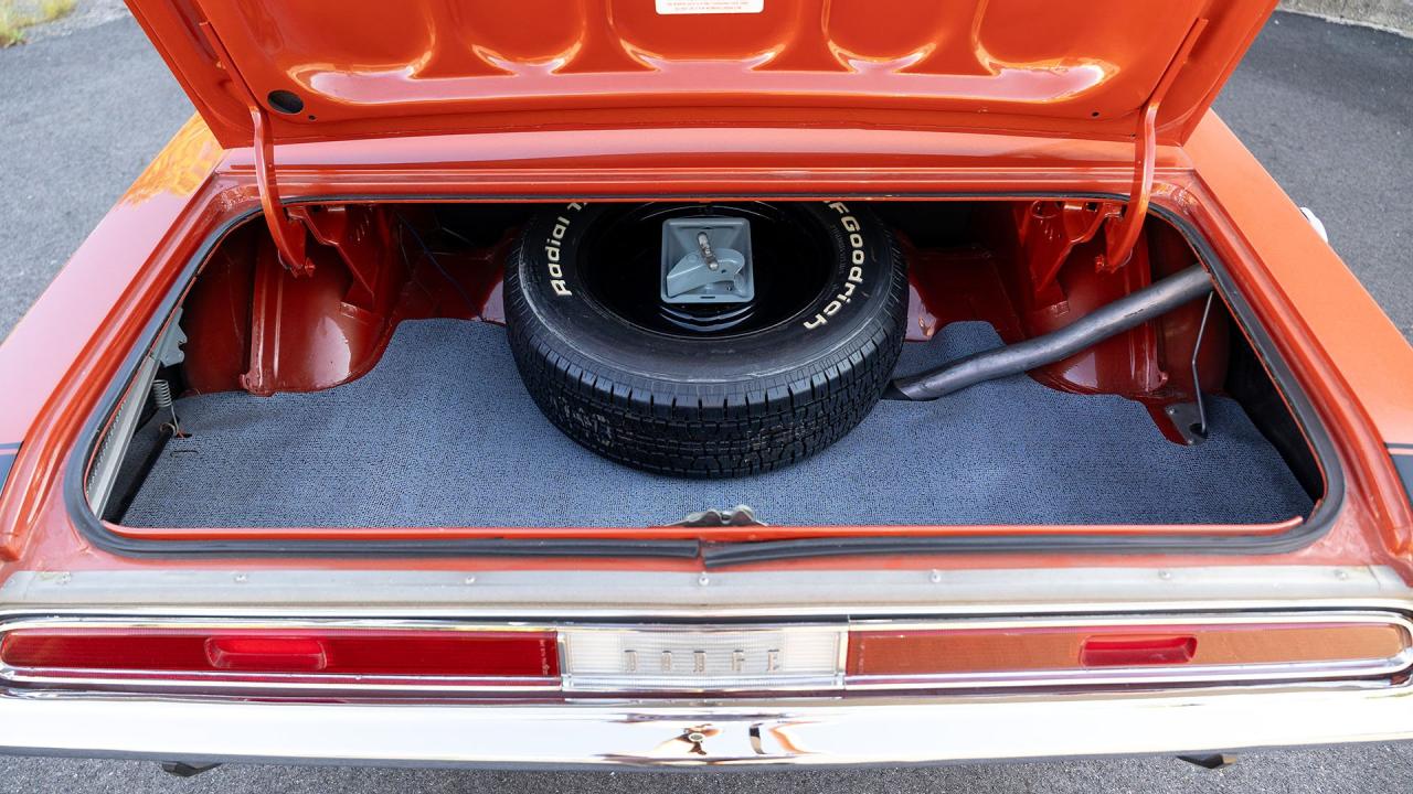 1970 Dodge Challenger R/T SE Hardtop 440 Six Pack