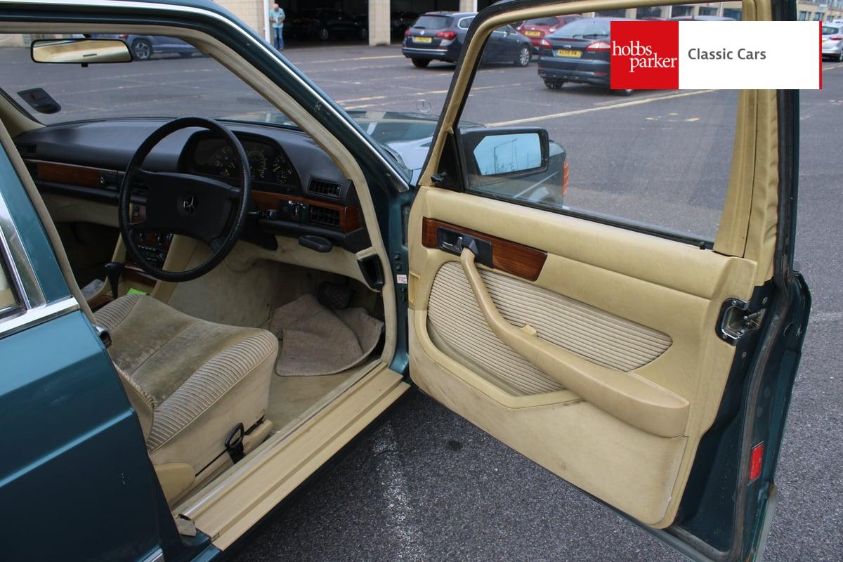 1981 Mercedes - Benz 380 SE Auto W126