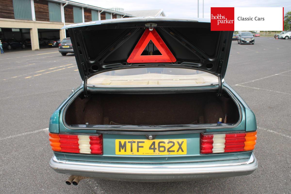1981 Mercedes - Benz 380 SE Auto W126