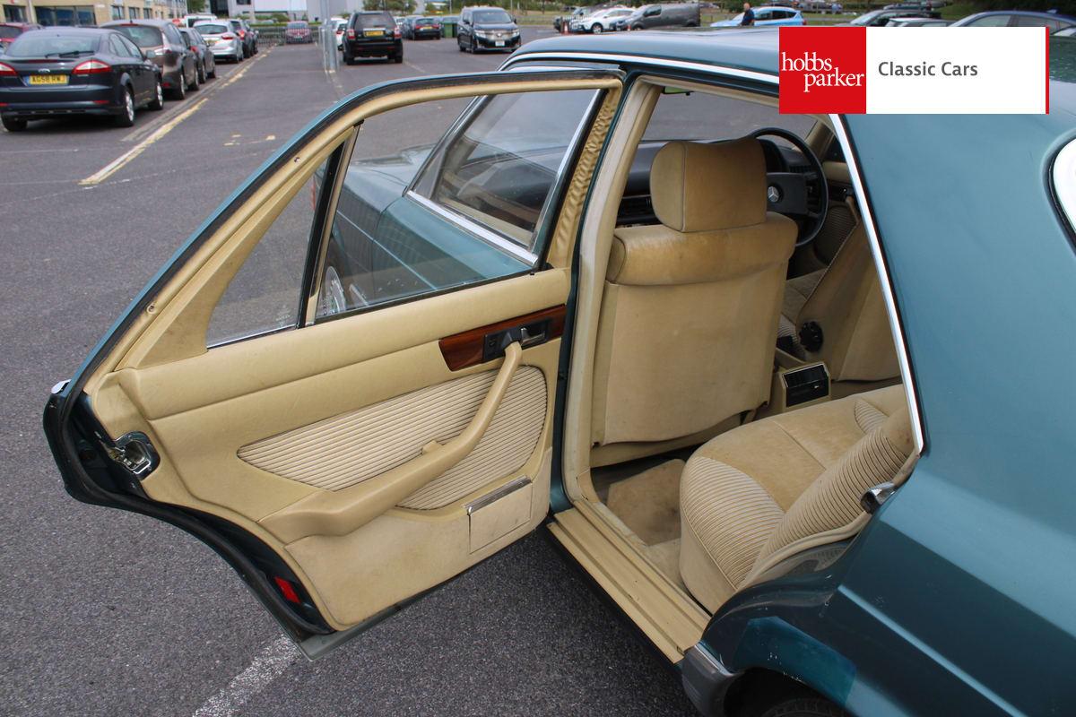 1981 Mercedes - Benz 380 SE Auto W126