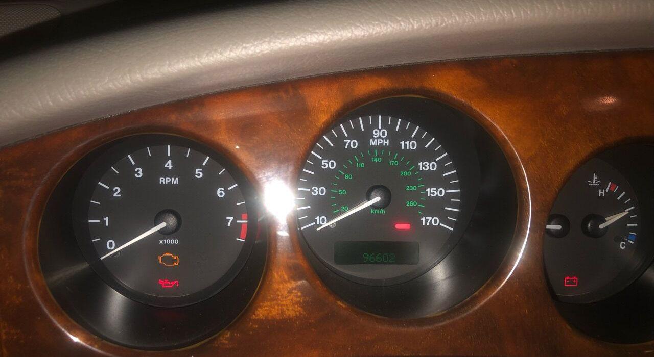 2000 Jaguar XK8