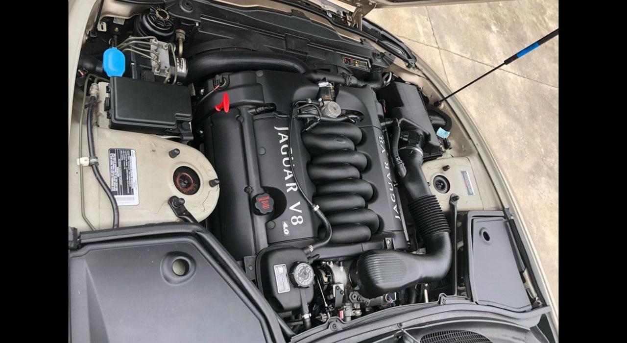 2000 Jaguar XK8