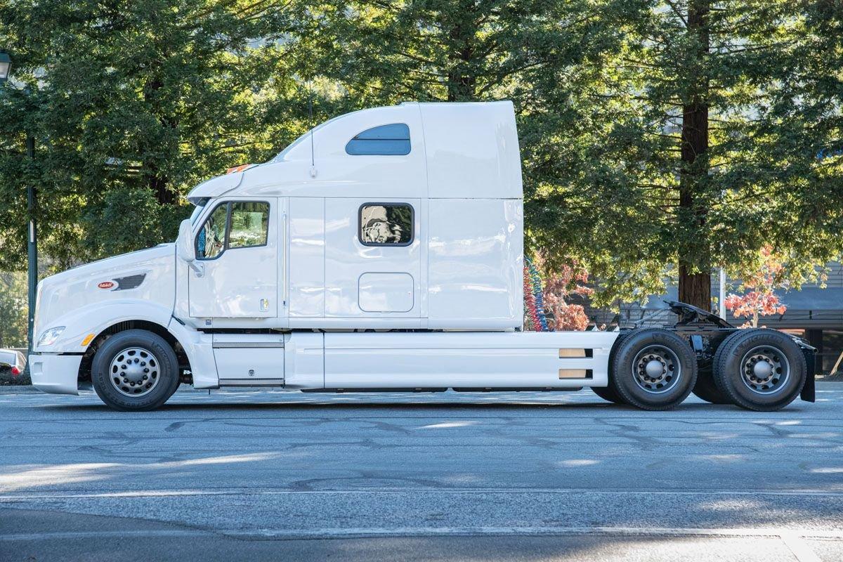 2012 Peterbilt 587 Unknown