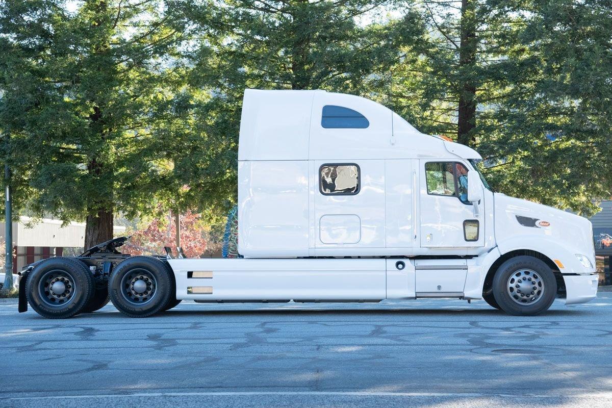 2012 Peterbilt 587 Unknown