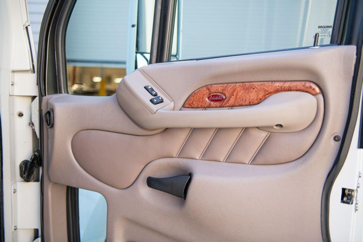 2012 Peterbilt 587 Unknown