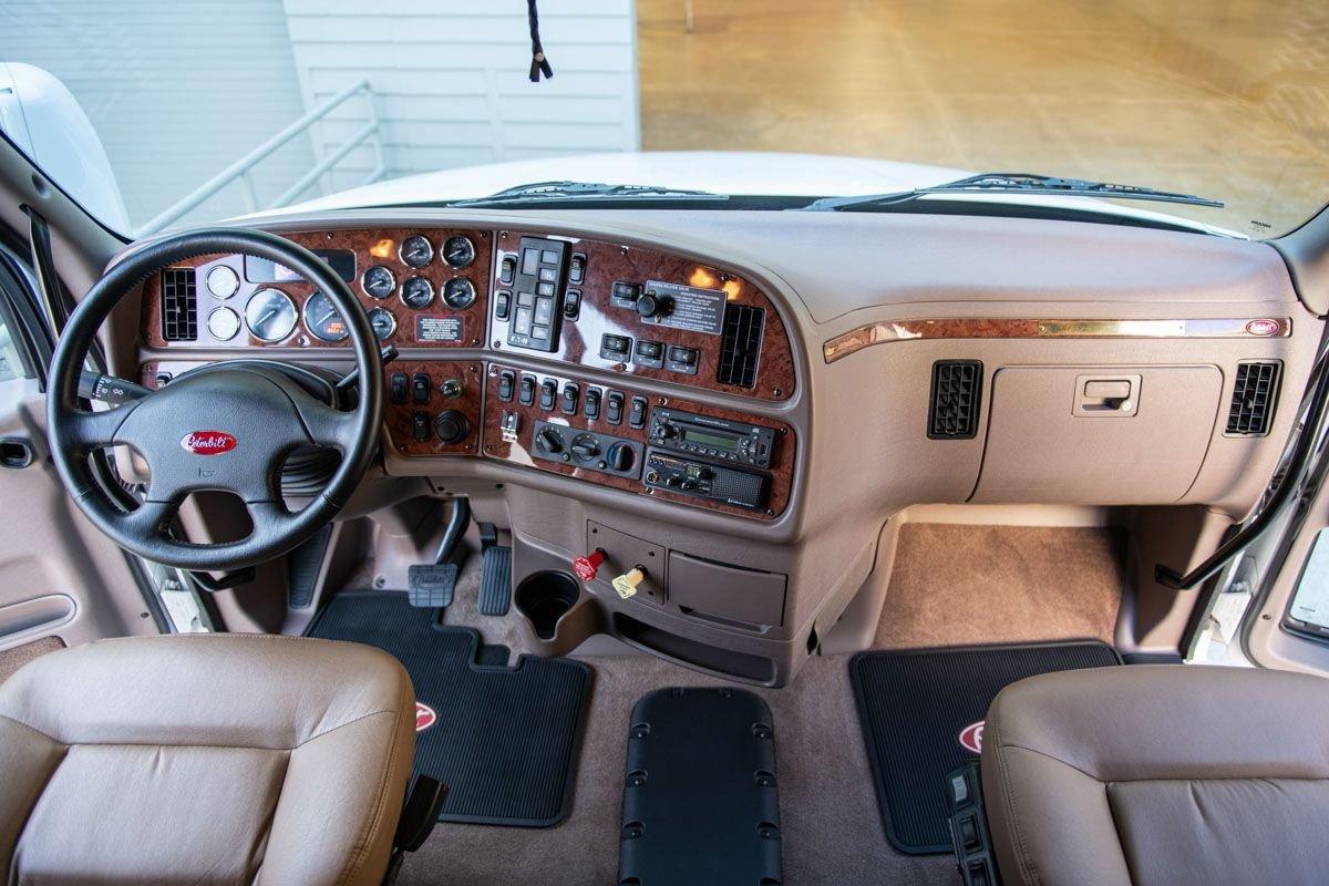 2012 Peterbilt 587 Unknown