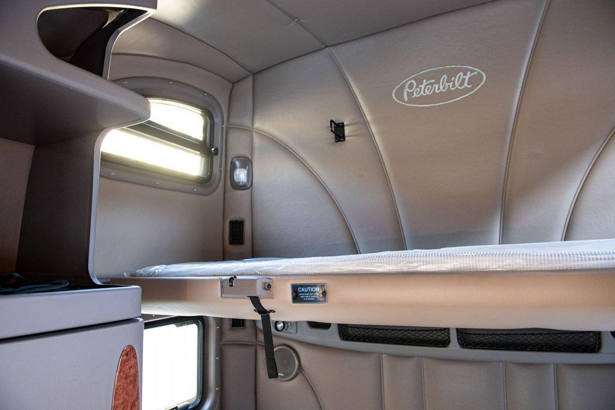 2012 Peterbilt 587 Unknown