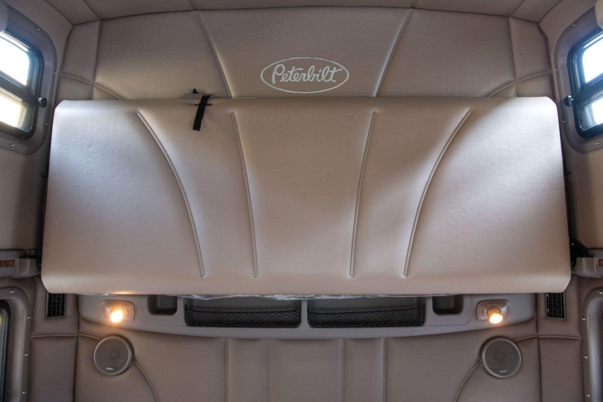 2012 Peterbilt 587 Unknown