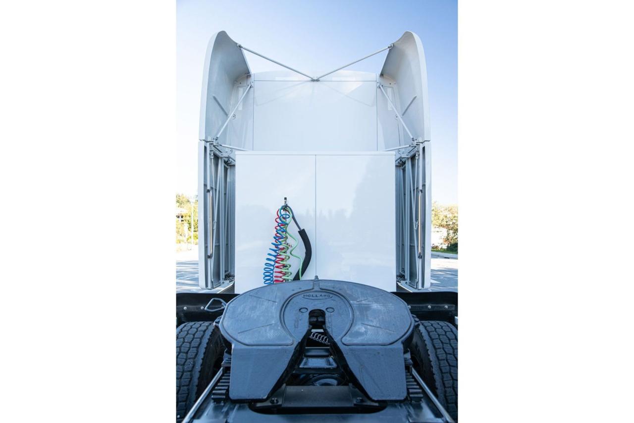 2012 Peterbilt 587 Unknown