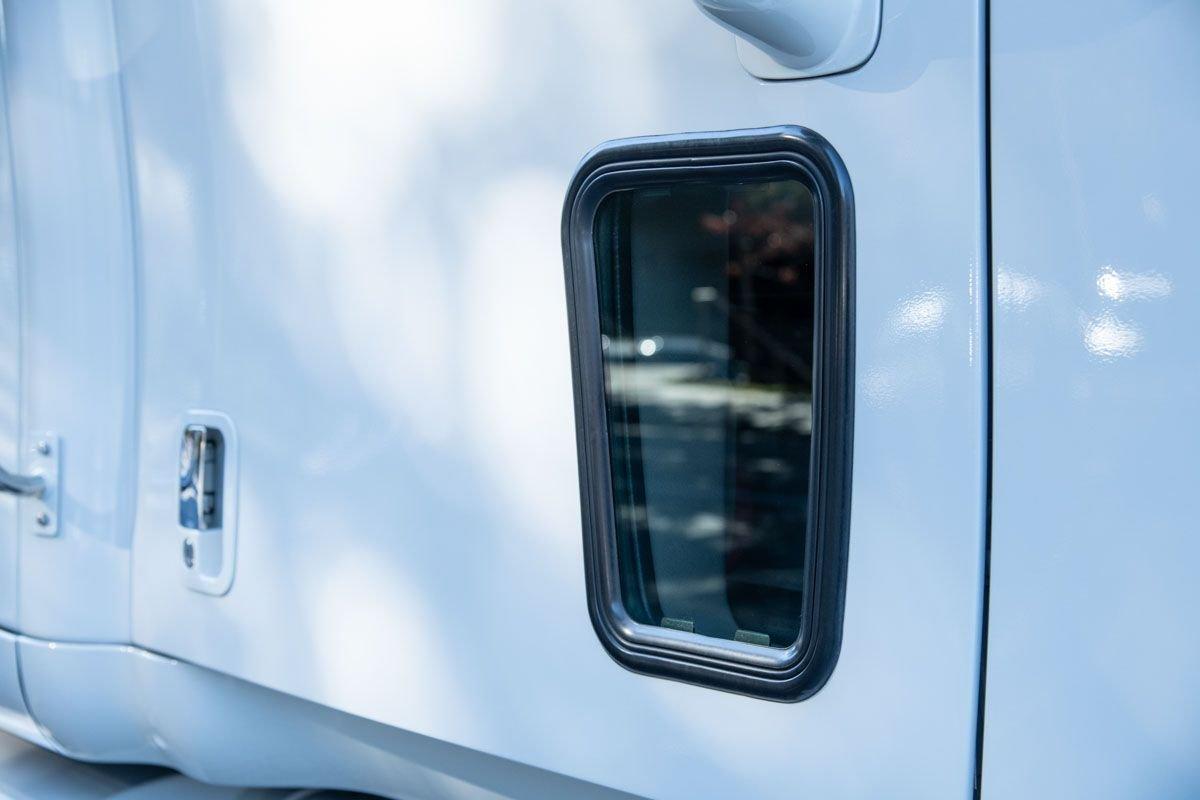 2012 Peterbilt 587 Unknown