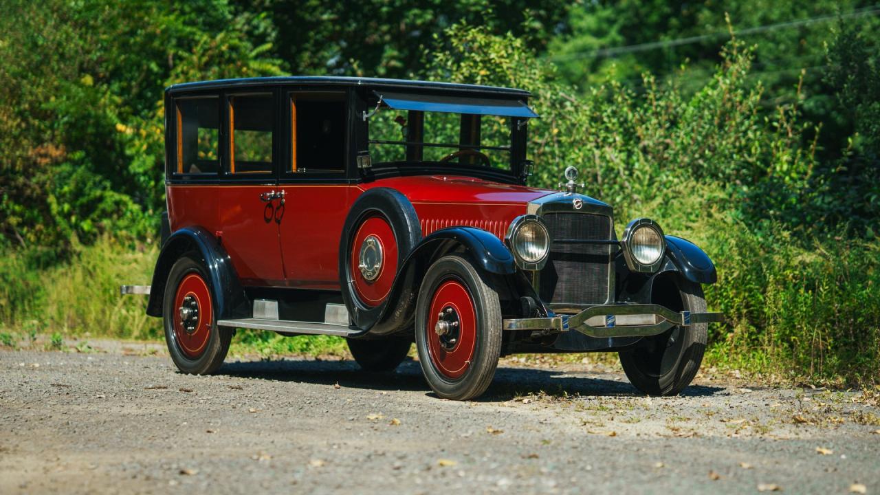 1924 Studebaker Big-Six Sedan