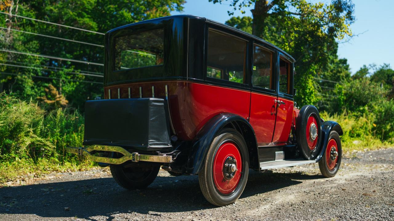 1924 Studebaker Big-Six Sedan