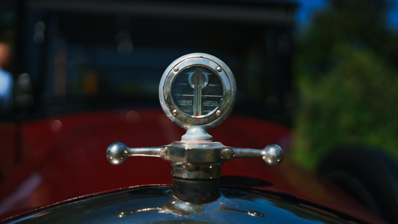 1924 Studebaker Big-Six Sedan