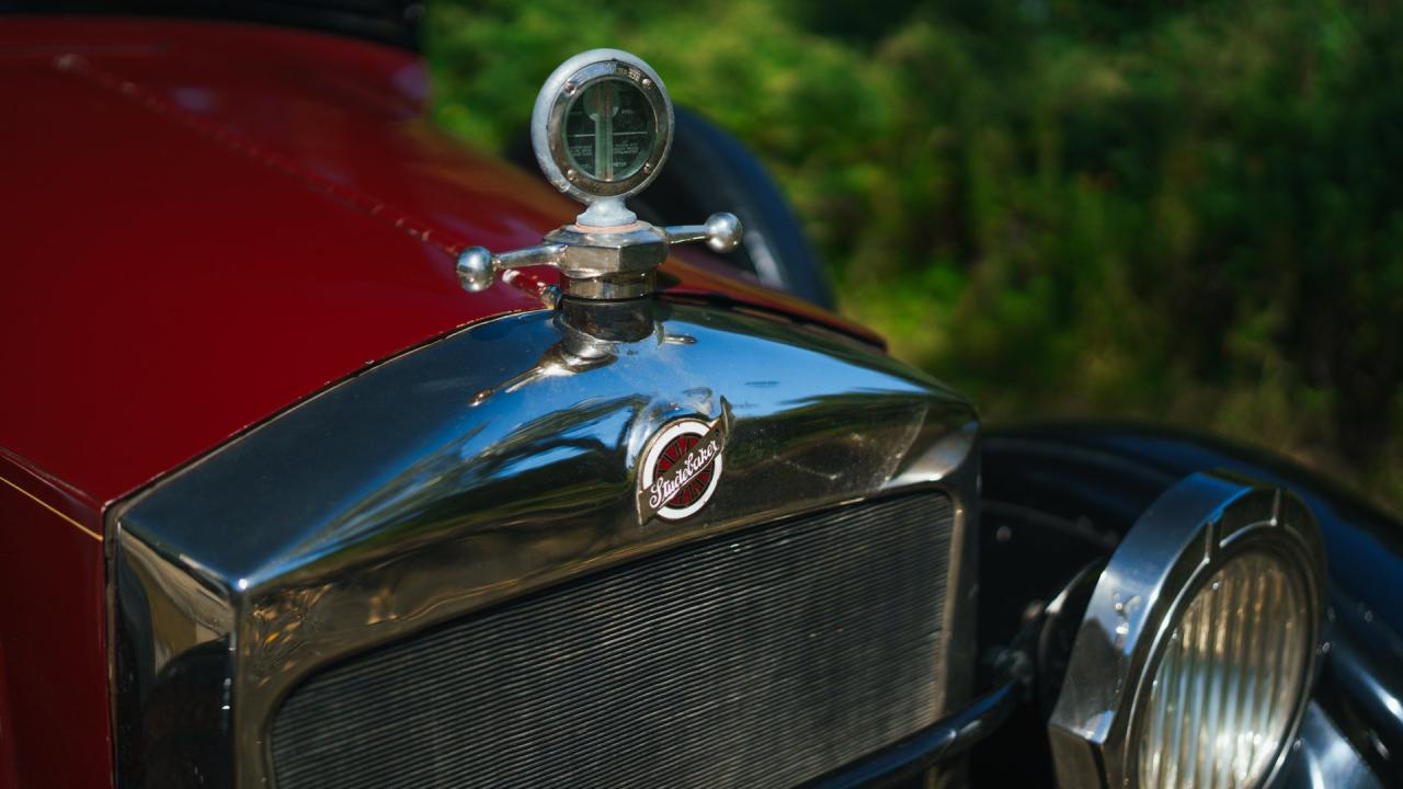 1924 Studebaker Big-Six Sedan