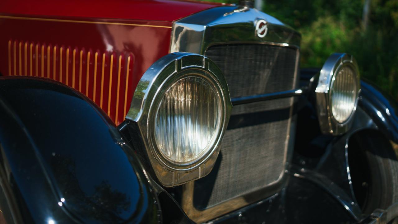 1924 Studebaker Big-Six Sedan
