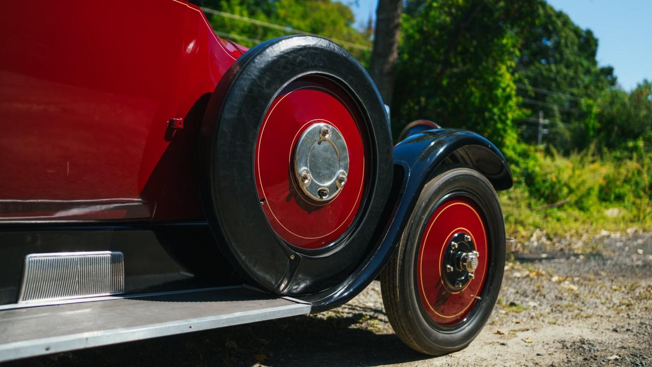 1924 Studebaker Big-Six Sedan