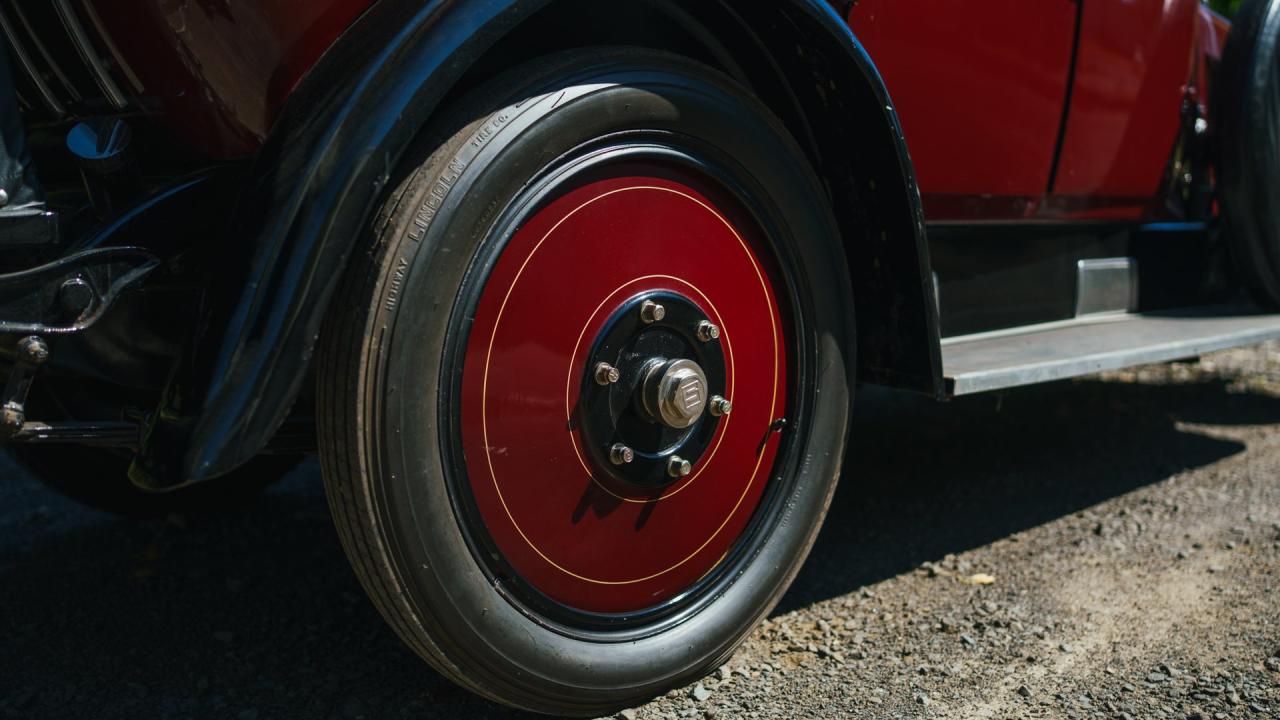 1924 Studebaker Big-Six Sedan
