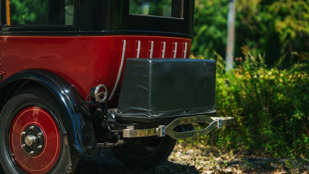 1924 Studebaker Big-Six Sedan